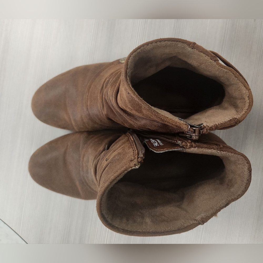 Beartrap Ankle Boots - Picture 8 of 11